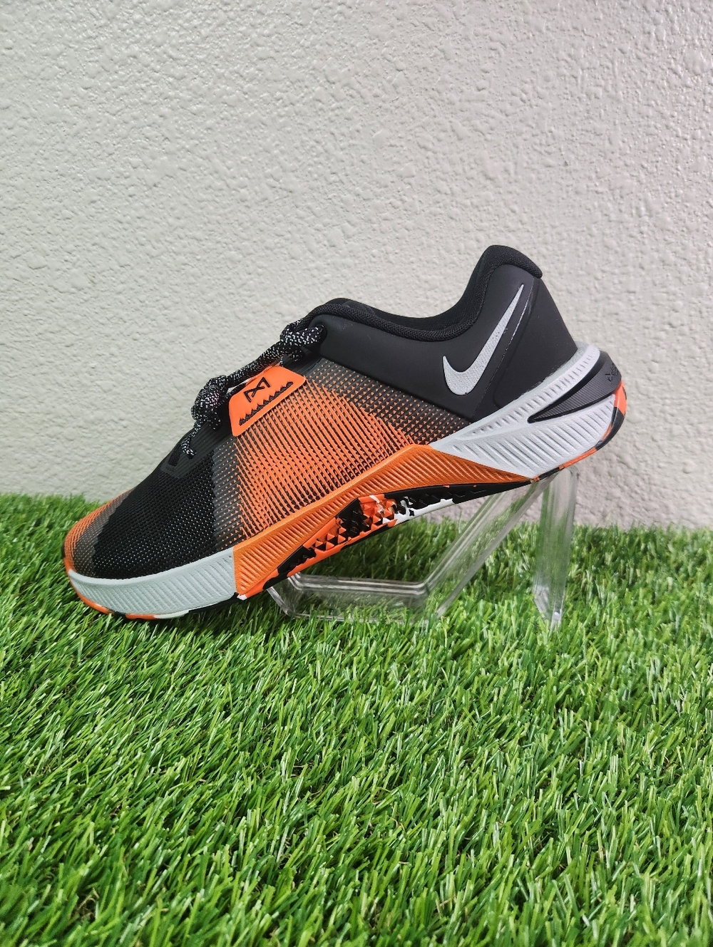 NIKE METCON 10 TRAINING SHOES BLACK/SAFETY ORANGE/WOLF GRAY HJ1875-005 SZ 10
